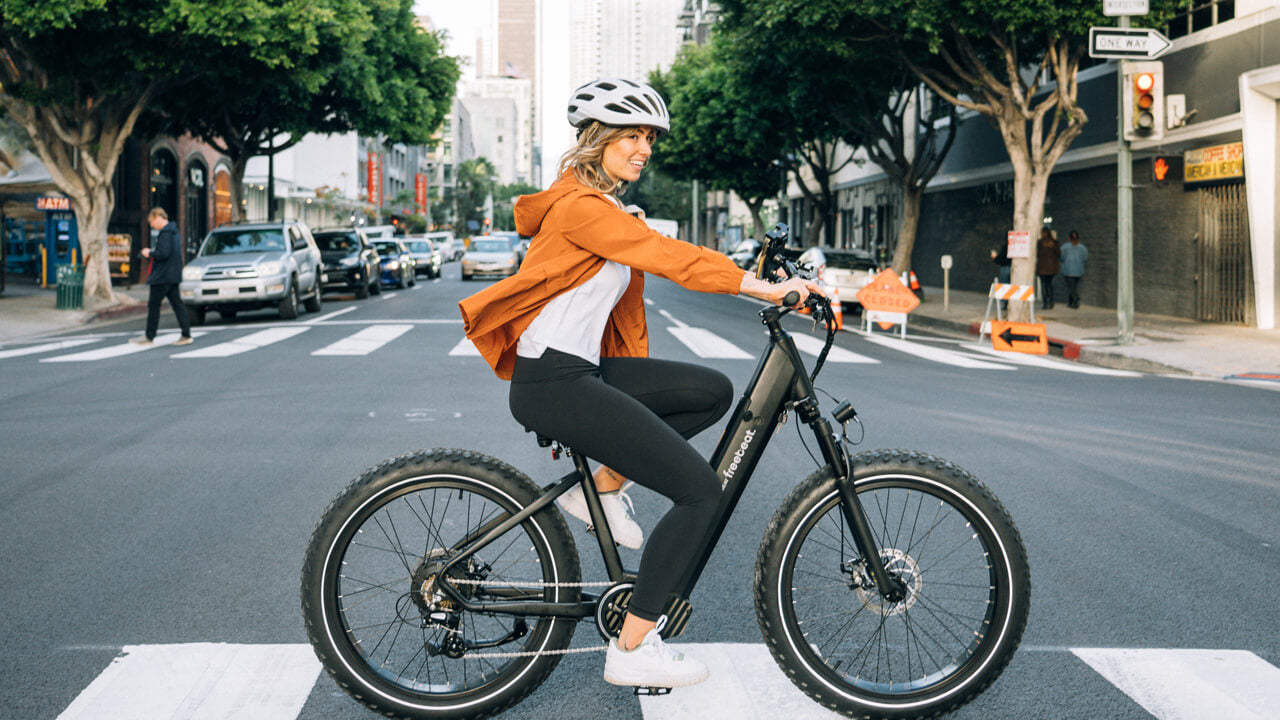 E-Bikes vs Mopeds: the Key Differences – freebeat